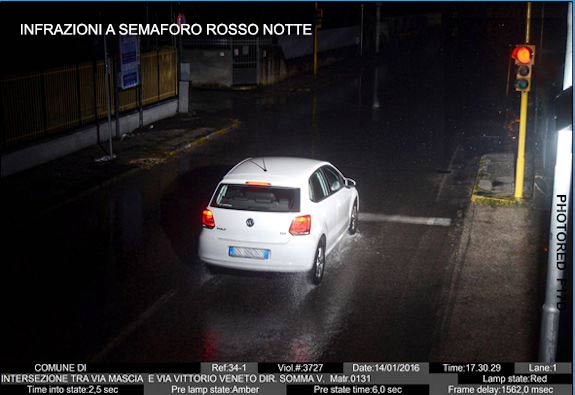 Photored® - Foto 1 infrazione a semaforo rosso notte